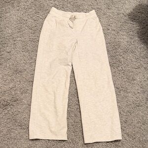 Aritzia Woman’s Cream Joggers